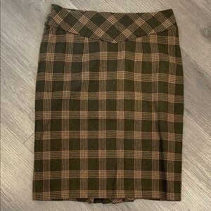 8 Banana Republic Plaid Pencil Skirt - army green and camel tan plaid